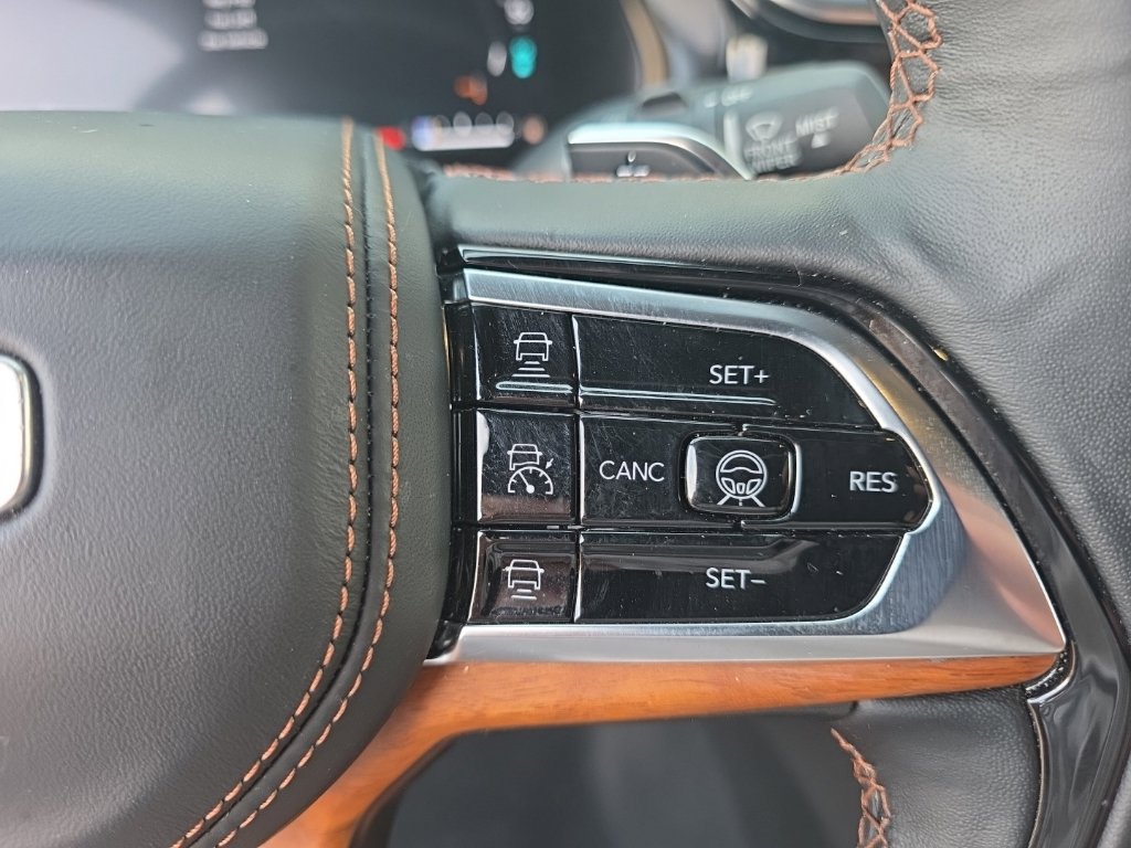 Used 2022 Jeep Grand Cherokee Summit AWD/4WD image 22