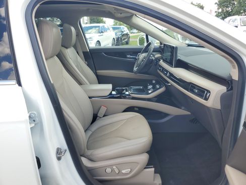 Certified 2022 Lincoln Nautilus Reserve w/ Equipment Group 202A AWD/4WD image 9