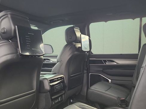 New 2026 Jeep Grand Wagoneer Limited image 47