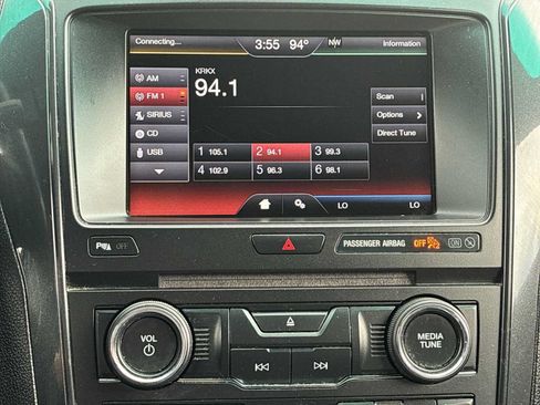 Used 2016 Ford Explorer XLT w/ Equipment Group 202A AWD/4WD image 12