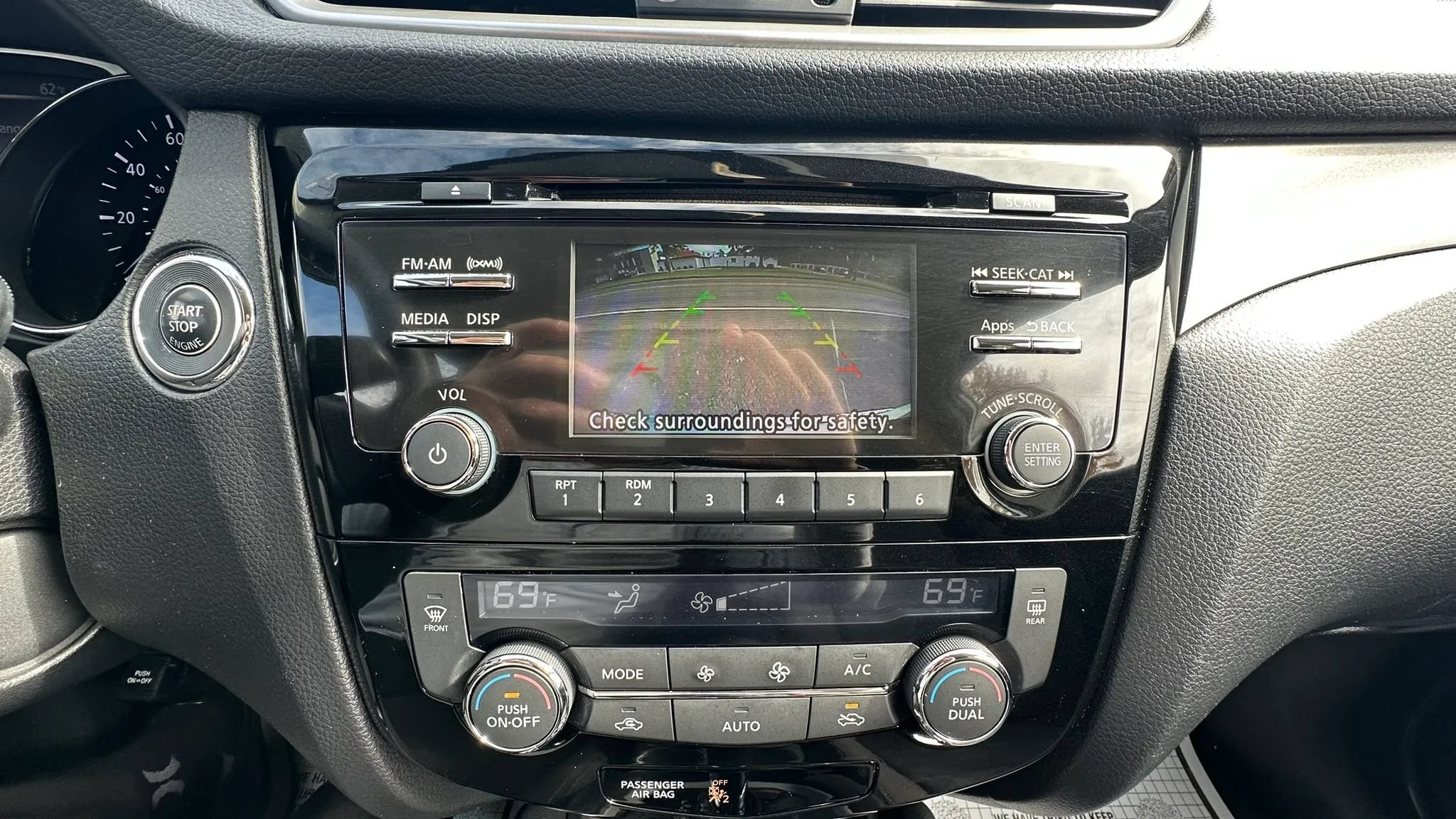 Used 2016 Nissan Rogue SV AWD/4WD image 22