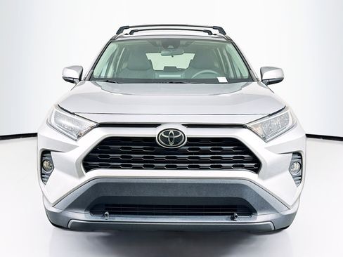 Used 2021 Toyota RAV4 XLE image 2