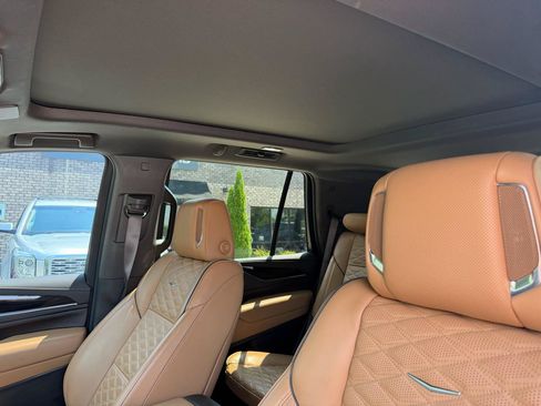 Used 2024 Cadillac Escalade Sport w/ LPO, ONYX Package AWD/4WD image 15