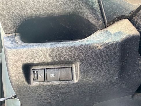 Used 2021 Toyota RAV4 XLE AWD/4WD image 8