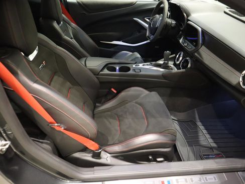 Used 2017 Chevrolet Camaro ZL1 image 13