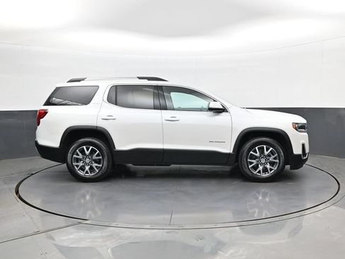Used 2023 GMC Acadia SLT w/ Technology Package AWD/4WD image 4