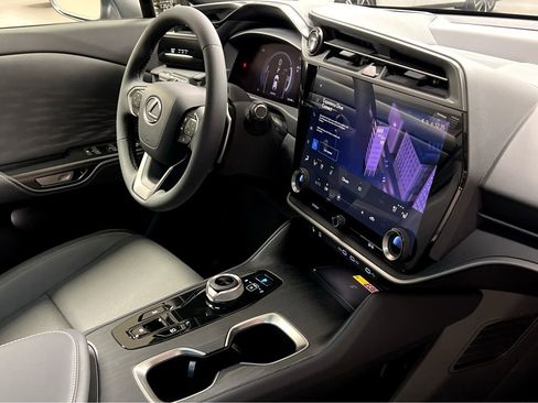 New 2026 Lexus RZ 450e AWD image 33