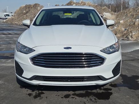 Used 2020 Ford Fusion SE image 3