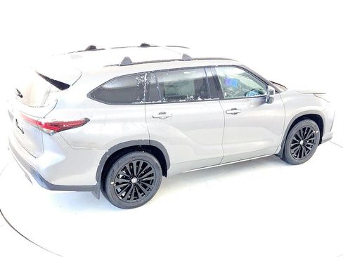 New 2026 Toyota Highlander XSE image 14