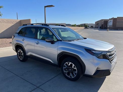 Used 2026 Subaru Forester Premium AWD/4WD image 5