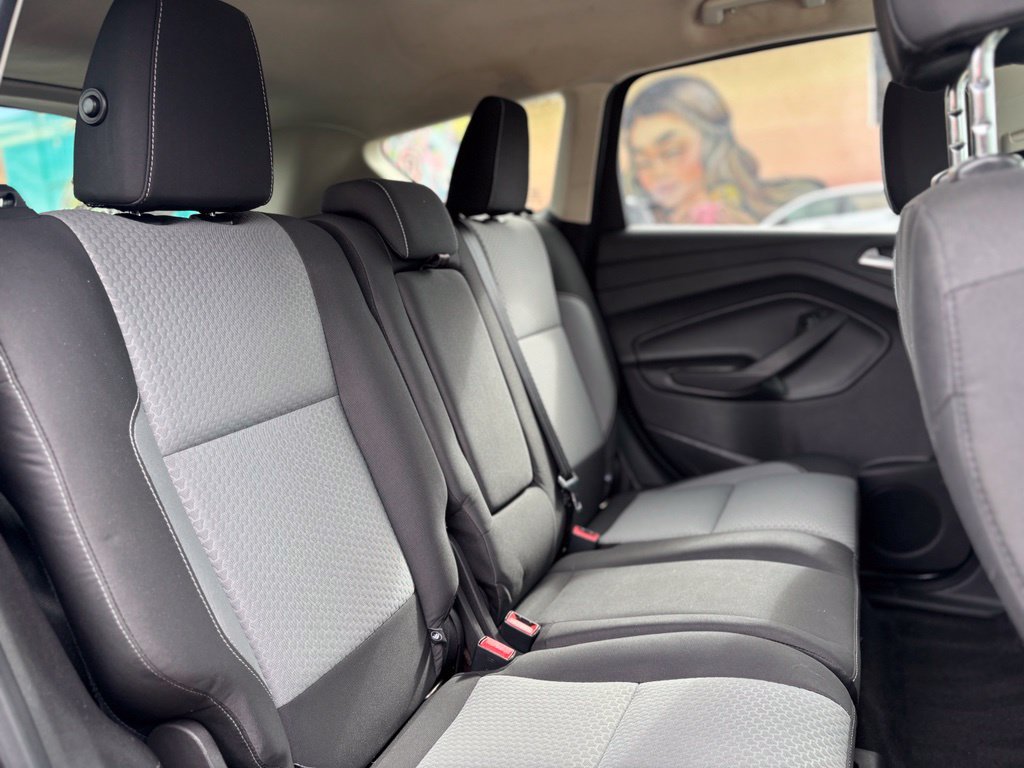 Used 2017 Ford Escape SE w/ Equipment Group 201A FWD image 11