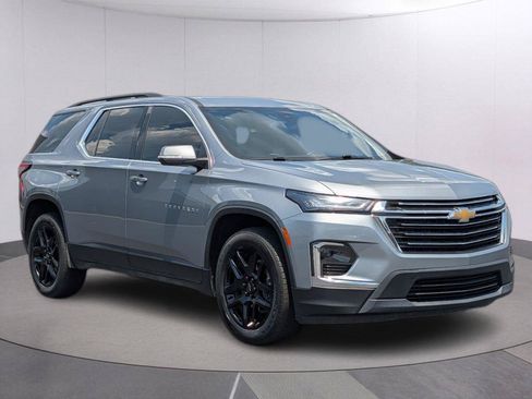 Used 2023 Chevrolet Traverse LT FWD image 7