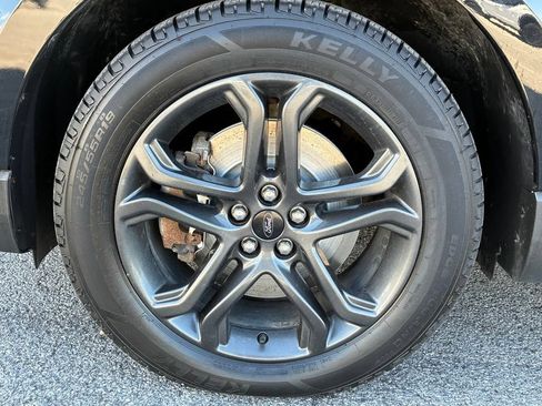 Used 2018 Ford Edge SEL w/ Equipment Group 201A AWD/4WD image 36
