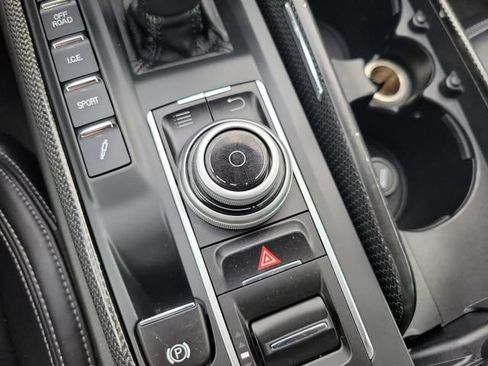 Used 2019 Maserati Levante AWD/4WD image 32