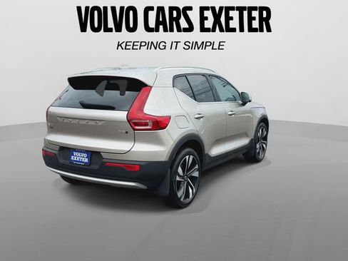 Certified 2024 Volvo XC40 B5 Plus w/ Climate Package AWD/4WD image 11