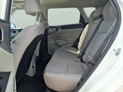 Used 2024 Kia Soul EX FWD image 16