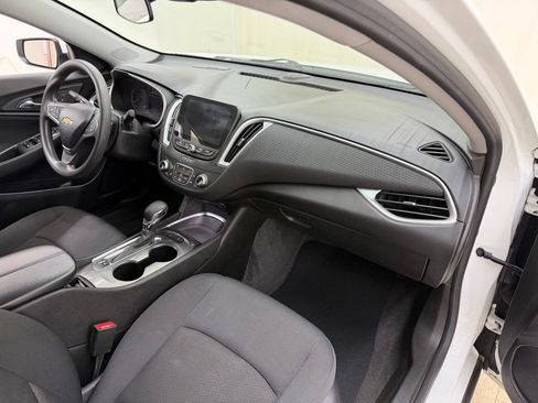 Used 2024 Chevrolet Malibu LT FWD image 11