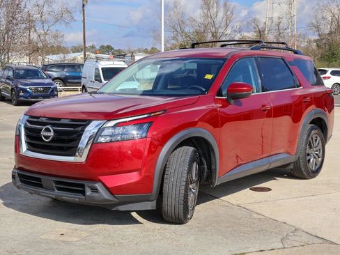 Used 2023 Nissan Pathfinder SV image 23