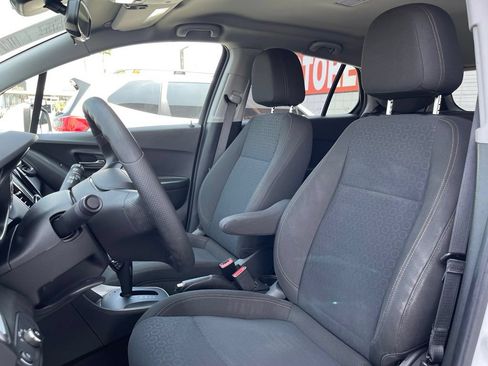 Used 2022 Chevrolet Trax LS w/ Tint and Cruise Package FWD image 14