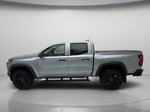 Used 2024 Chevrolet Colorado Trail Boss w/ Technology Package AWD/4WD image 6