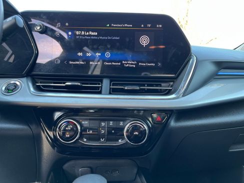 Used 2025 Chevrolet Trax LT w/ LT Convenience Package image 21