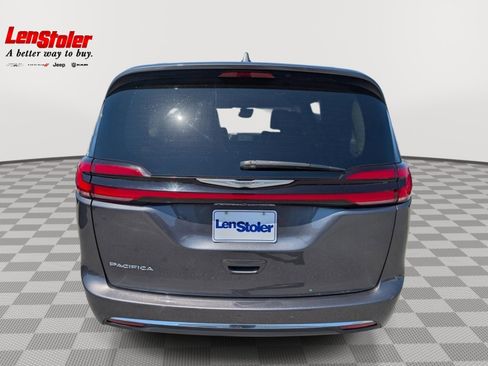 Used 2022 Chrysler Pacifica Touring-L image 4