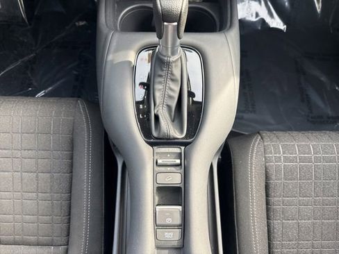 Used 2023 Honda HR-V LX image 17
