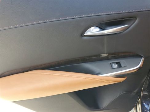 Used 2022 Cadillac XT4 Sport w/ Comfort Package image 12