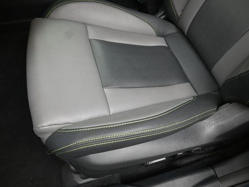 Certified 2025 Subaru Outback Onyx Edition AWD/4WD image 23