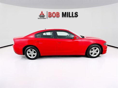 Used 2020 Dodge Charger SXT w/ Leather Interior Group image 8