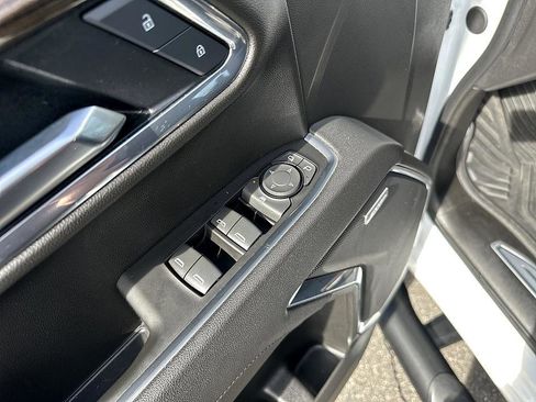 Used 2025 Chevrolet Silverado 1500 LT Trail Boss w/ Convenience Package II image 10