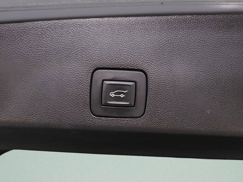 Used 2021 Buick Encore GX Essence FWD image 40