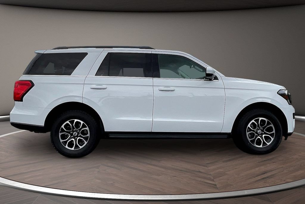 Used 2024 Ford Expedition XLT RWD image 9