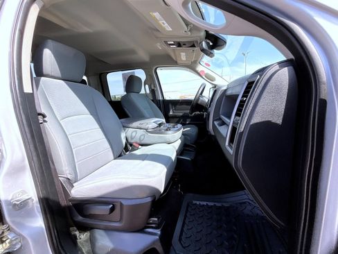 Used 2015 RAM 1500 Express RWD image 16
