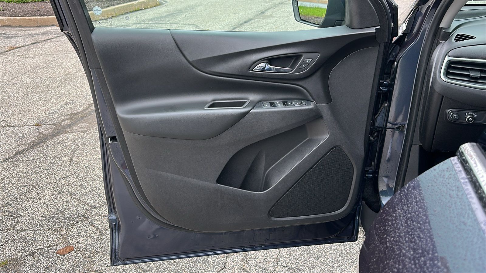 Used 2018 Chevrolet Equinox LT AWD/4WD image 14