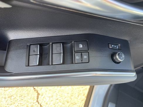 New 2026 Toyota Highlander Platinum AWD/4WD image 12
