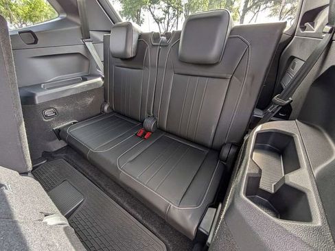 Used 2023 Volkswagen Tiguan SE R-Line FWD image 13