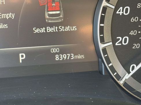 Used 2021 Toyota Highlander XLE image 32