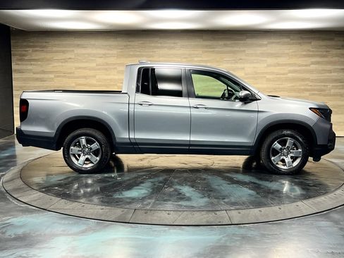Used 2025 Honda Ridgeline RTL image 17