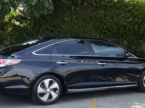 Used 2016 Hyundai Sonata Limited FWD image 4
