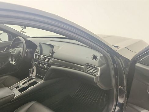 Used 2018 Honda Accord Sport image 27