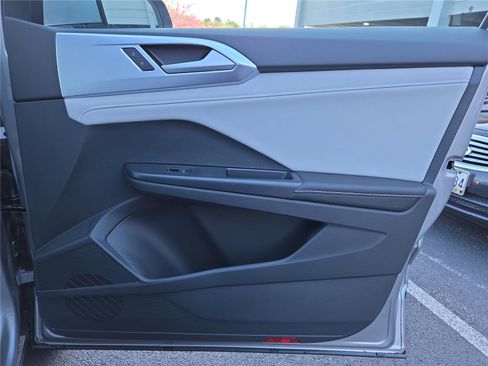New 2026 Volkswagen Taos SE image 25