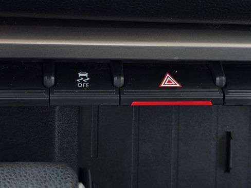 Used 2022 Toyota Tundra SR5 AWD/4WD image 24