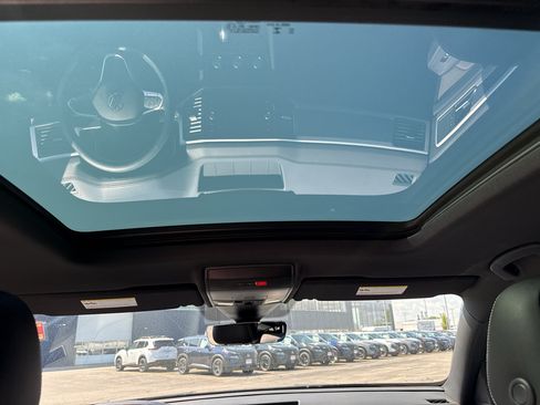 Used 2023 Volkswagen Atlas Cross Sport SEL AWD/4WD image 30