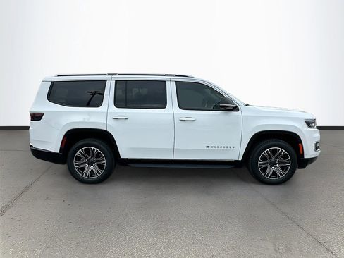 Used 2023 Jeep Wagoneer 4WD w/ Premium Group I image 8