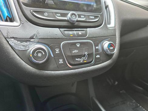 Used 2020 Chevrolet Malibu LS FWD image 29
