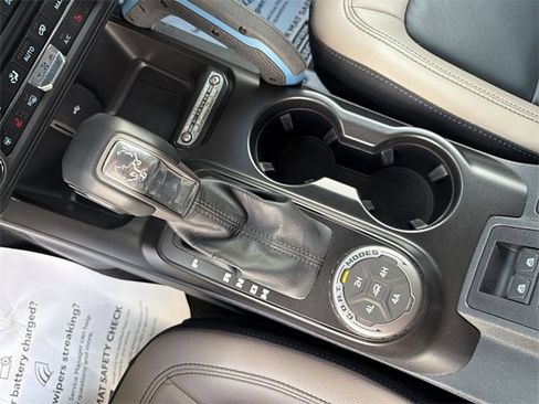 Used 2023 Ford Bronco Wildtrak image 23