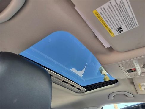 Used 2021 Volkswagen Passat 2.0T SE image 9