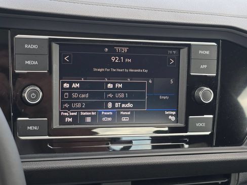 Used 2024 Volkswagen Jetta SE FWD image 40
