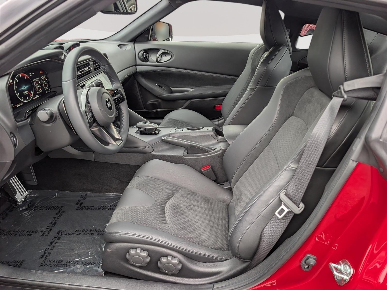 Used 2025 Nissan Z Performance w/ Floor Mat Package RWD image 13